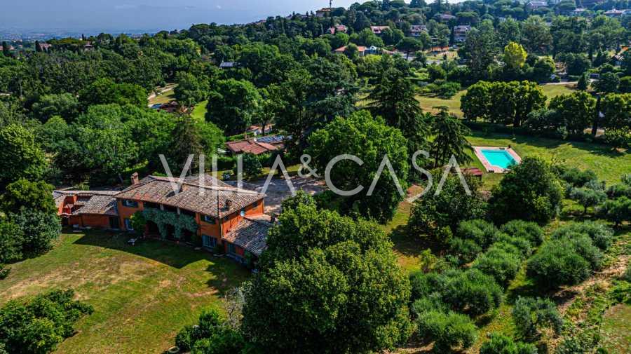 Vila su istorija ir baseinu Grotaferatoje