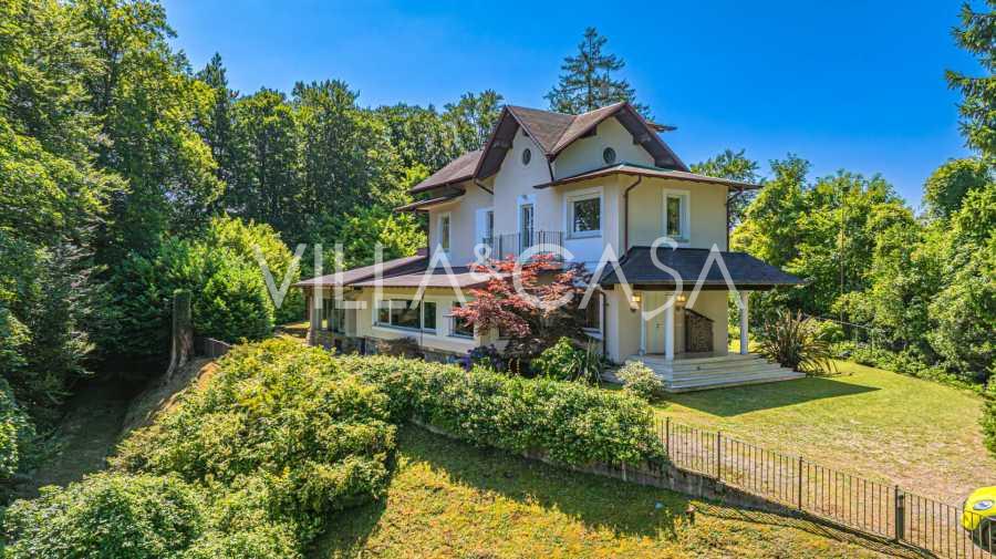 Elitinė vila prie Madžorės ežero Streze parduodama