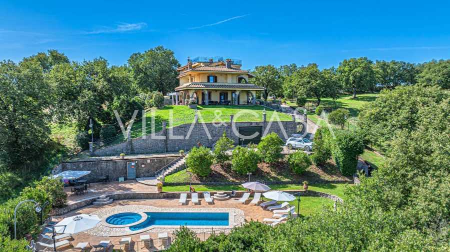 Vila Montefjascone parduodama.