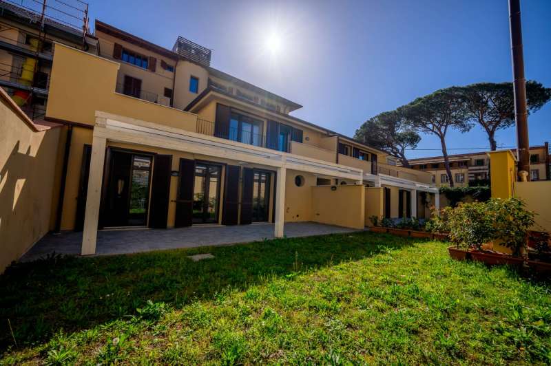 Dviaukštis kotedžas Montekatini Terme mieste.