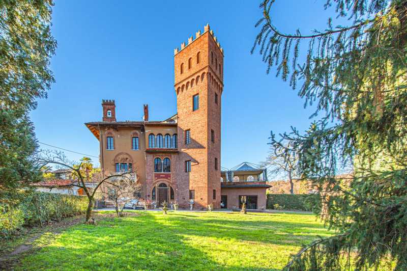 Prabangus pilis parduodamas Bogomanere