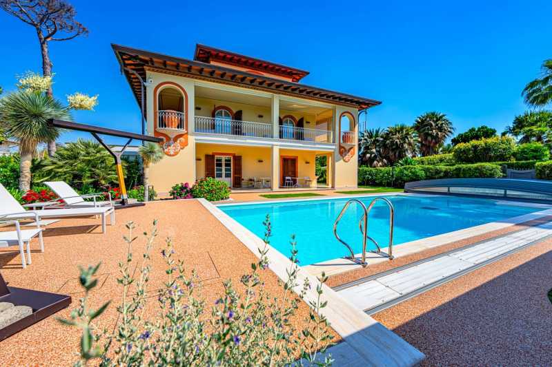 Parduodama prabangi vila Forte dei Marmi