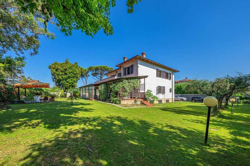 Premium klasės vila Marina di Carrara rinkoje