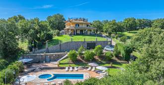 Vila Montefjascone parduodama.