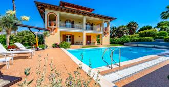 Parduodama prabangi vila Forte dei Marmi